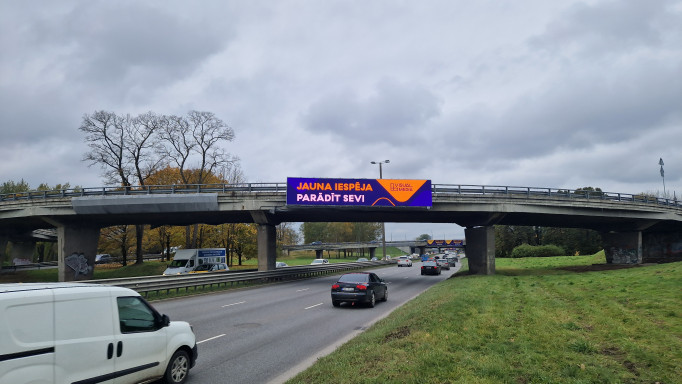 Overpass from Krasta Street to Lāčplēša Street No. 15 (view towards the city center)